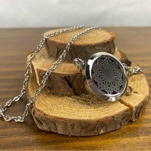 Sun Diffuse Necklace